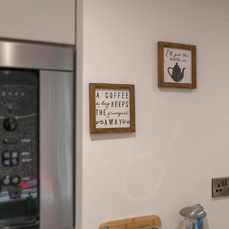 Moon Cottage, 3 Bedroom Property クリーター エクステリア 写真