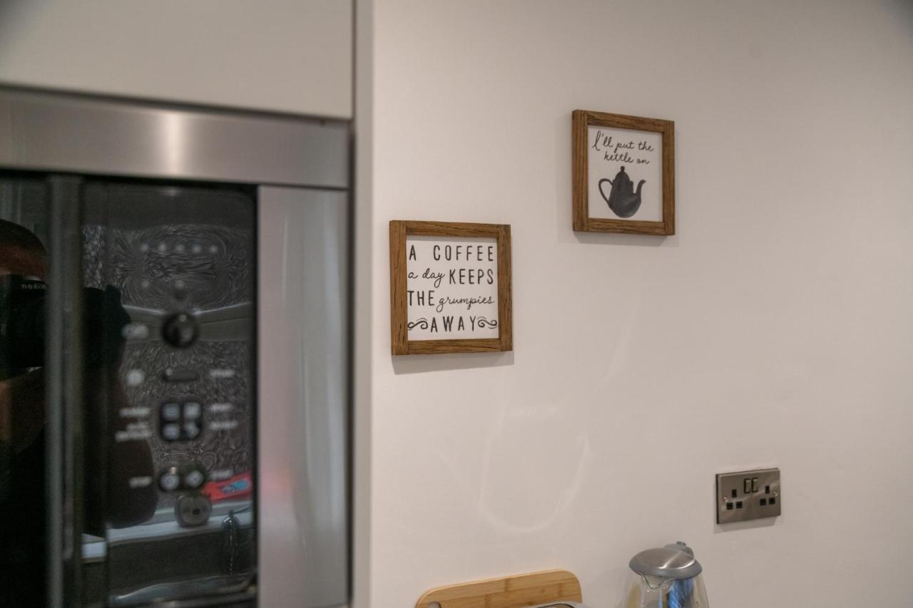 Moon Cottage, 3 Bedroom Property クリーター エクステリア 写真
