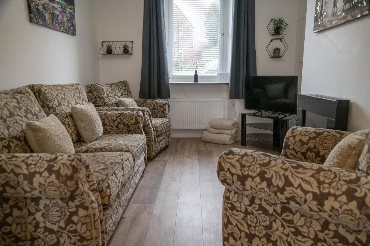 Moon Cottage, 3 Bedroom Property クリーター エクステリア 写真