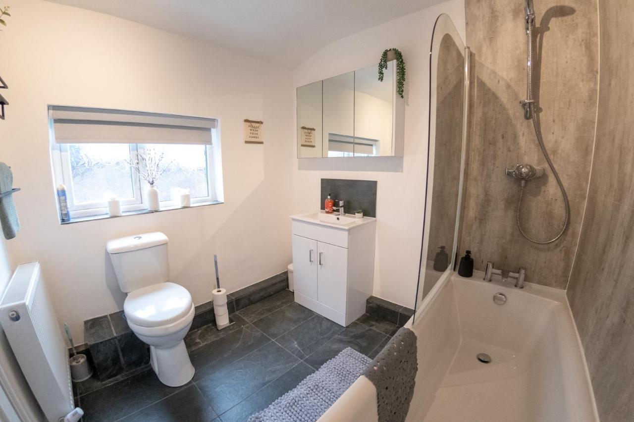 Moon Cottage, 3 Bedroom Property クリーター エクステリア 写真