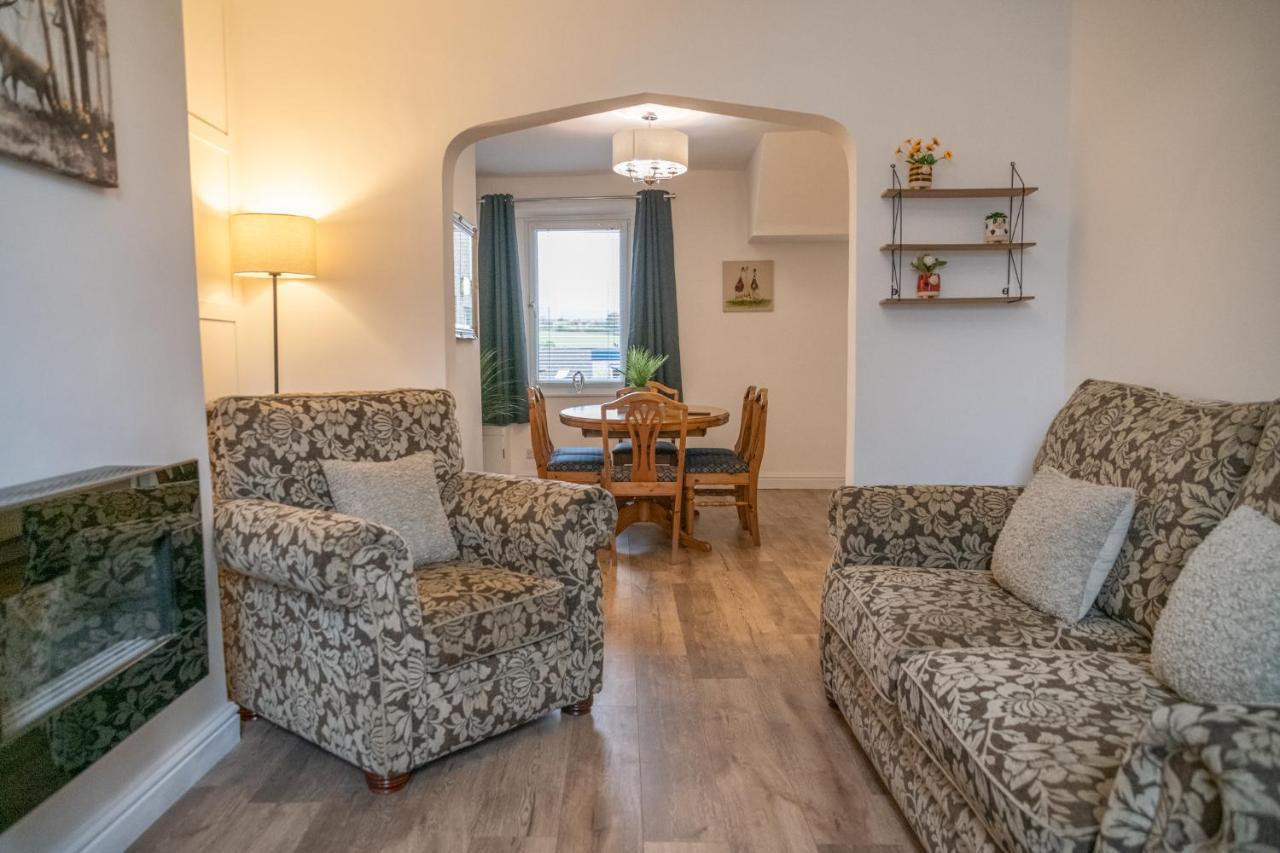 Moon Cottage, 3 Bedroom Property クリーター エクステリア 写真